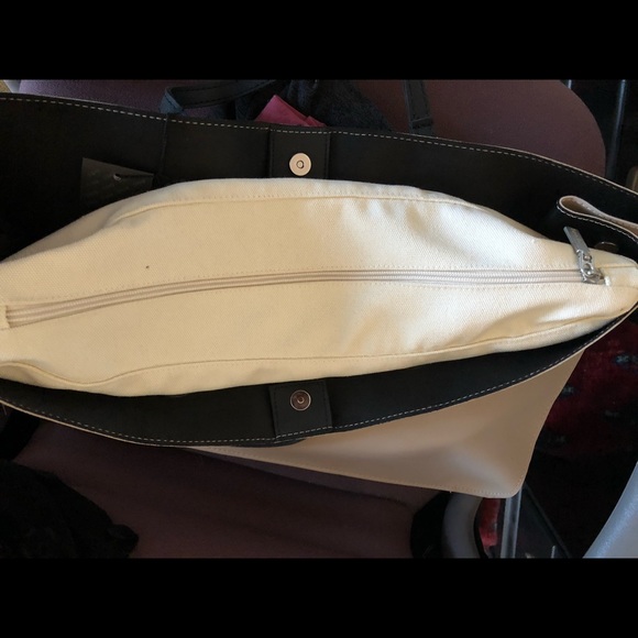 Italian made oversized “O” bag. Faux leather. BNWT - Picture 3 of 4